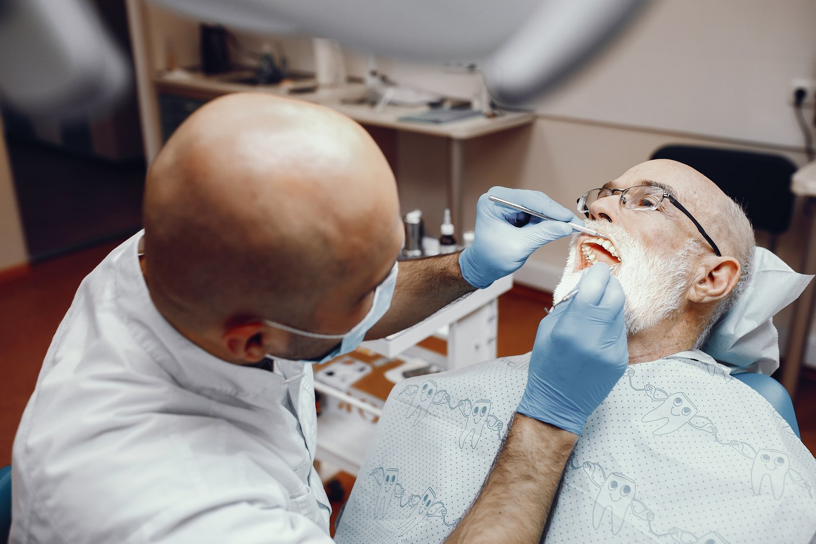 Emergency Dentistry for Seniors: Unique Risks and Treatment Options